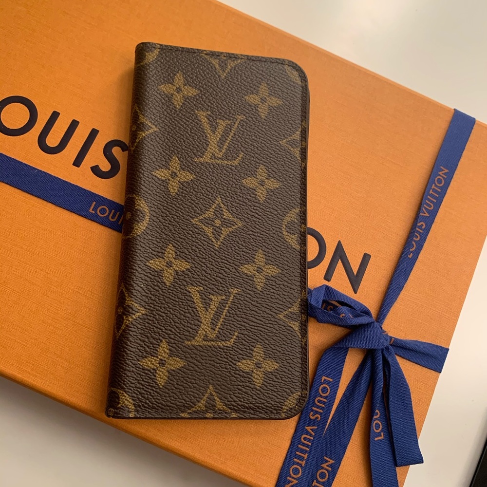 Louis Vuitton Monogram canvas Folio